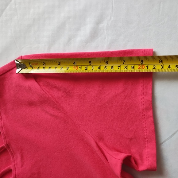 Torrid Women's Size  2 Teaberry Red Pink V-Neck T-Shirt Tee Crisscross Women’s - Picture 8 of 9